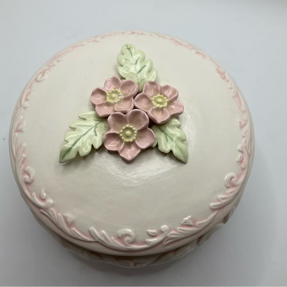 Handcrafted Vintage Trinket Box 1976 - Picture 2 of 4